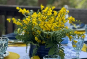 mesa-posta-de-carnaval-azul-amarelo-e-branco