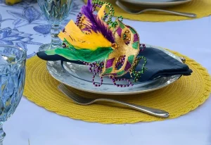 mesa-posta-de-carnaval-azul-amarelo-e-branco